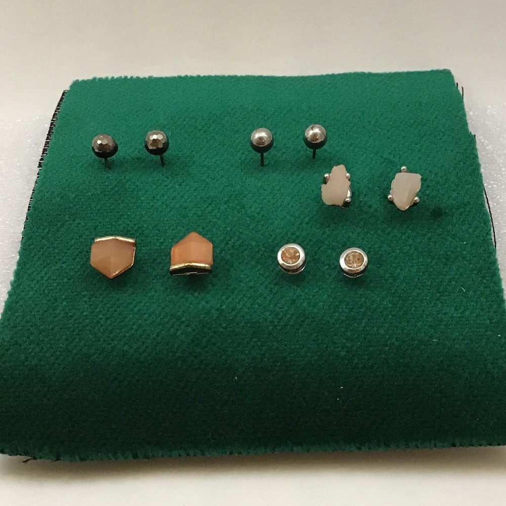 5 pair gunmetal/pink/peach studs